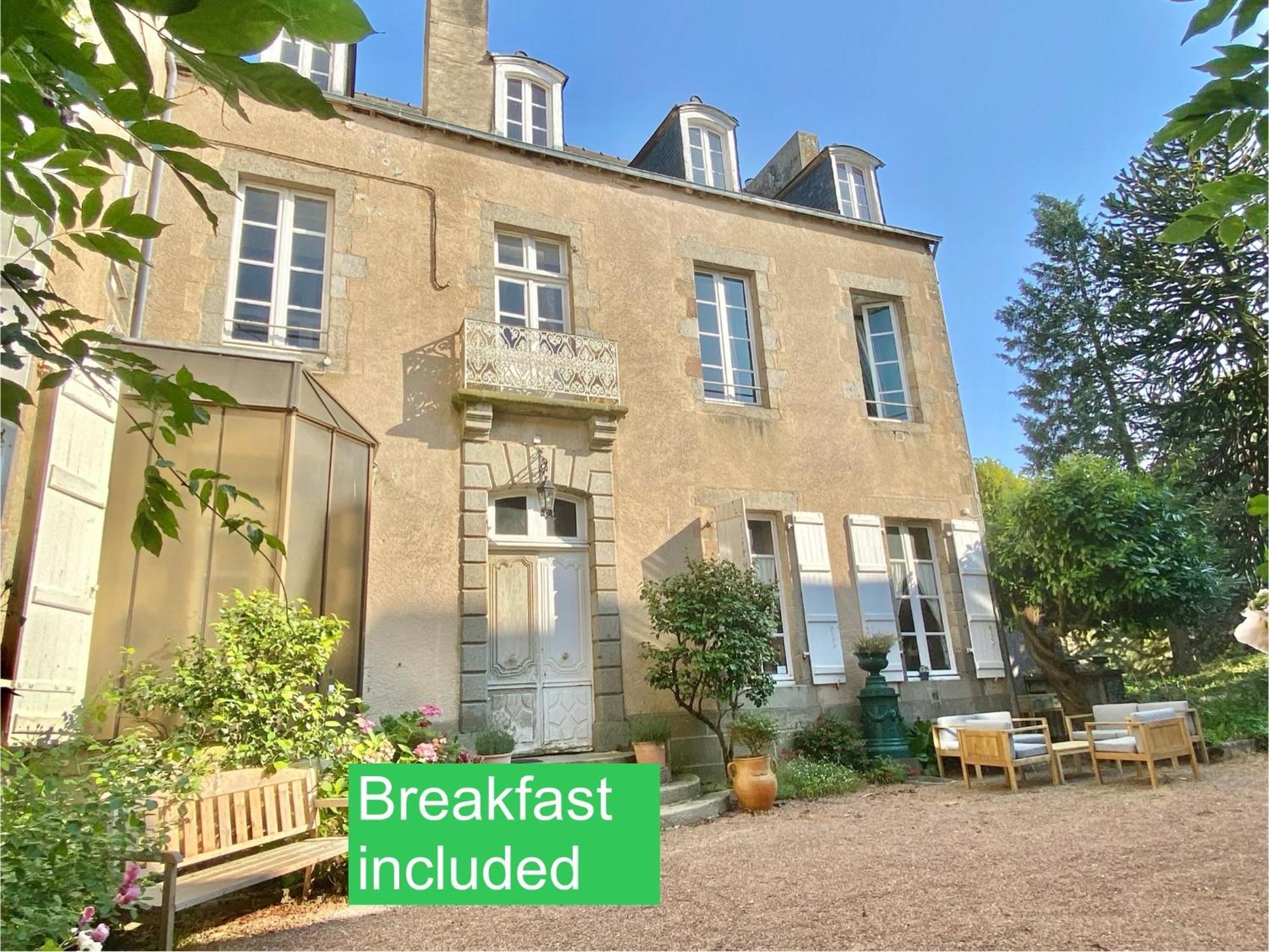 L'Hotel De Herce Chambre D'Hote Mayenne Exterior foto